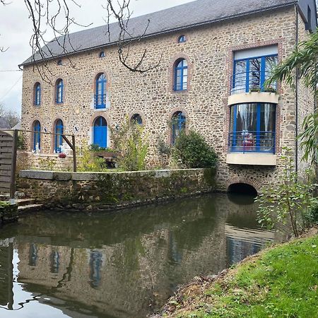 Le Moulin De Meral Montsûrs Dış mekan fotoğraf